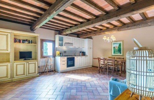 Pescia Apartment | Beautiful apartment for 5 guests with pool, WIFI, TV, patio and parking