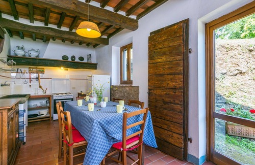 Pietrabuona Apartment | Beautiful apartment for 6 guests with pool, WIFI, TV, patio, pets allowed and parking