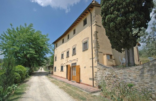 Romola Apartment | Beautiful apartment for 6 guests with pool, WIFI and parking, close to Florence