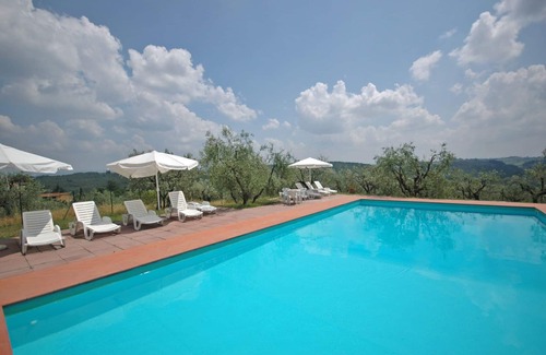 San Casciano in Val di Pesa Apartment | Beautiful apartment for 4 people with pool, WIFI, TV and parking, close to Florence