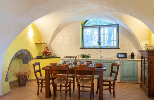 Vasia Apartment | Beautiful apartment for 4 guests with WIFI, pets allowed and parking