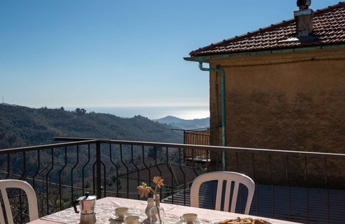 Vasia Apartment | Beautiful apartment for 4 guests with WIFI, pets allowed and parking