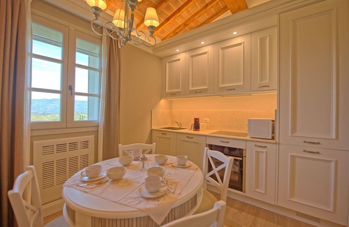 Vinci Apartment | Beautiful apartment for 6 guests with A/C, WIFI, pool, TV and panoramic view