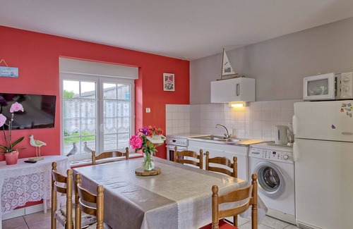 Ille-et-Vilaine Apartment | Beautiful apartment for 4 guests with WIFI, TV and terrace