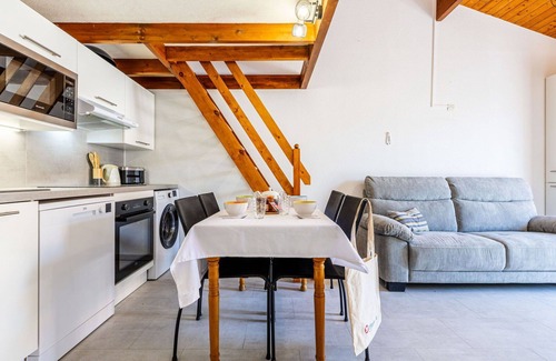 Les Mathes Apartment | Beautiful apartment for 4 people with WIFI, TV, terrace and parking