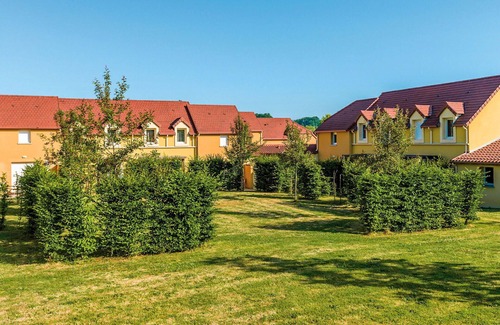 Montignac House | Beautiful apartment in villa for 6 guests with WIFI, pool, TV, terrace, pets allowed and parking