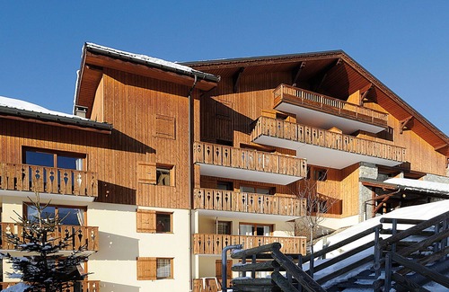 Plan Peisey Apartment | Beautiful apartment for 6 people with pool, WIFI, TV, terrace and pets allowed