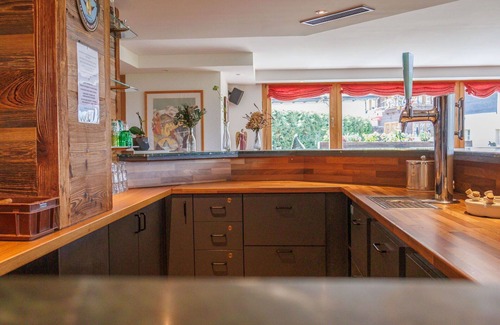 Vercorin House | Beautiful apartment in villa for 23 people with hot tub, WIFI, terrace and parking