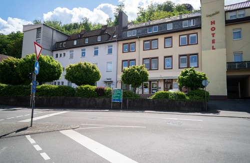 Landstuhl Apartment | Beautiful Apartment in town center (TLA/TDY/TLF)