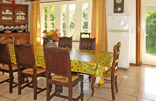 Loctudy Villa | Beautiful apartment in villa for 8 guests with pets allowed