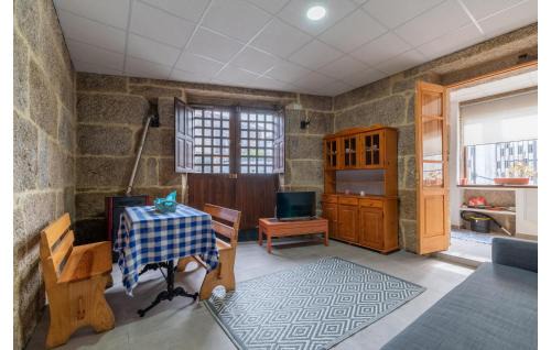 Arnoia Apartment | Beautiful Apartment In A Arnoia
