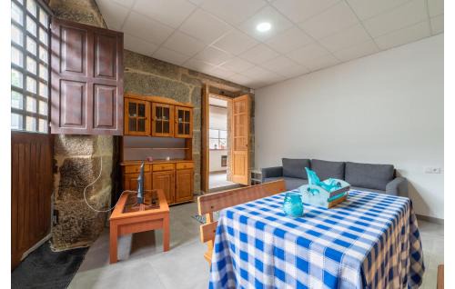 Arnoia Apartment | Beautiful Apartment In A Arnoia