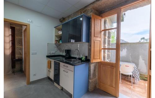 Arnoia Apartment | Beautiful Apartment In A Arnoia