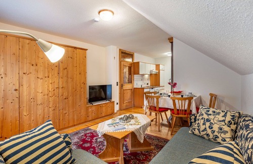 Arriach Villa | Beautiful apartment in villa for 4 people with WIFI, TV, patio and parking