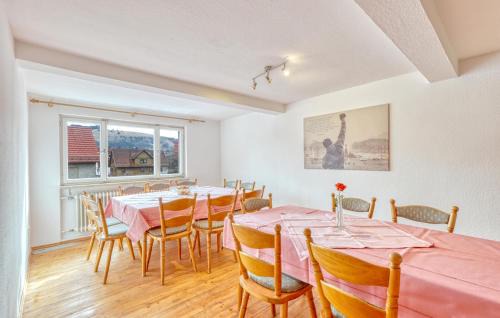Oberweissenbrunn Apartment | Beautiful Apartment In Bischofsheim