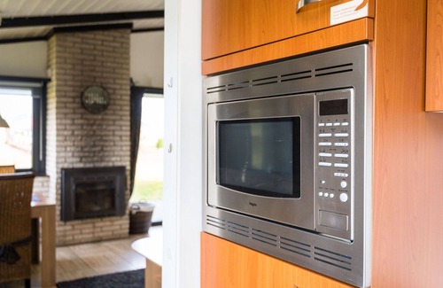 Gerolstein House | Beautiful apartment in villa for 5 guests with pool, TV, terrace, pets allowed and parking