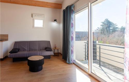 Eyragues Apartment | Beautiful Apartment In Eyragues
