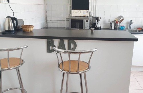 Aubagne Apartment | Beautiful apartment in Aubagne center - Provence & sea tour - 2 bedrooms - Everything on site!l