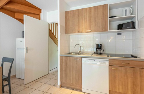 Saumur House | Beautiful apartment in villa for 6 people with pool, internet, TV, terrace, pets allowed and par.