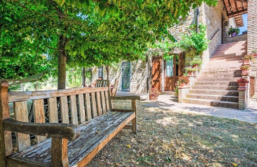 Lidarno Villa | Beautiful apartment in villa for 6 people with pool, WIFI, TV, patio and pets allowed