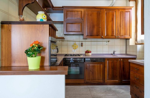 Someraro House | Beautiful apartment in villa for 6 people with WIFI, TV, balcony and pets allowed