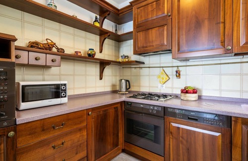 Someraro House | Beautiful apartment in villa for 6 people with WIFI, TV, balcony and pets allowed