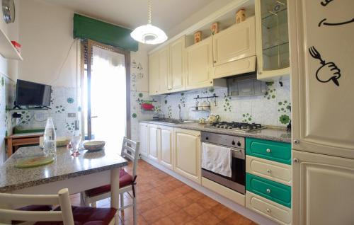 Ex Campo d'Aviazione Apartment | Beautiful Apartment In Viareggio