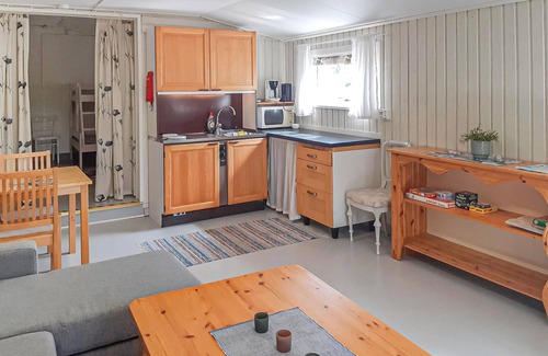 Navragol Apartment | Beautiful apartment in Holmsjö with WiFi