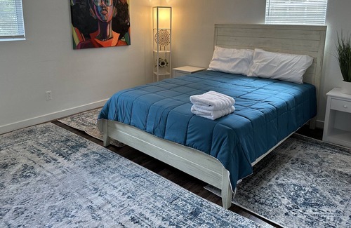 Hickory Apartment | Beautiful Apartment in Central Location