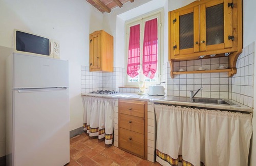 San Michele di Moriano Villa | Beautiful apartment in villa for 2 people with WIFI, pool, TV, terrace and parking