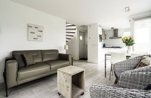 Municipality of Vlissingen House | Beautiful apartment in villa for 4 people with WIFI, TV, terrace, pets allowed and parking