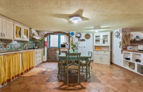 Bari Sardo Apartment | Beautiful Apartment "Glicine - Villa Teresa" with Terrace, Wi-Fi & Mountain View