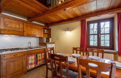Sampeyre Apartment | Beautiful apartment for 4 people with WIFI, pool, TV and terrace