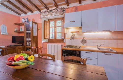 Cutigliano Apartment | Beautiful apartment for 6 guests with WIFI, pool, TV, veranda, pets allowed and parking