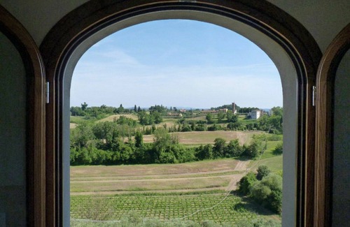 Fucecchio Villa | Beautiful apartment in villa for 4 people with A/C, WIFI, pool and pets allowed