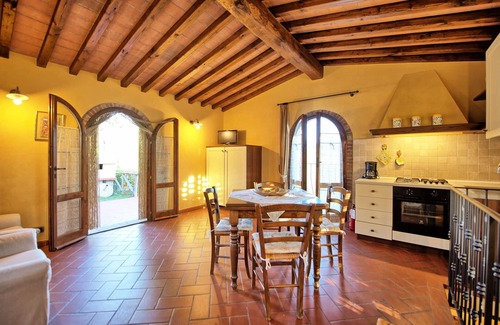 Certaldo Apartment | Beautiful apartment with WIFI, pool, A/C, TV, panoramic view and parking, close to San Gimignano