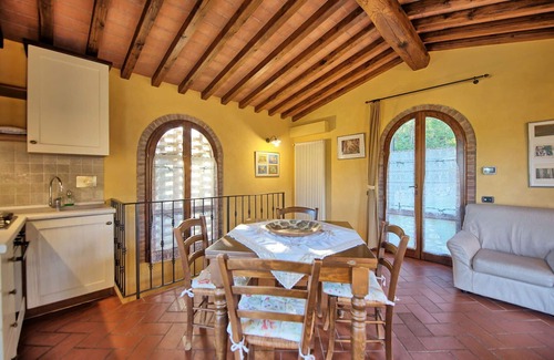 Certaldo Apartment | Beautiful apartment with WIFI, pool, A/C, TV, panoramic view and parking, close to San Gimignano