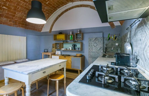 Lorenzana Villa | Beautiful apartment in villa for 4 guests with pool, WIFI, pets allowed and parking
