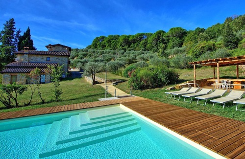 Poggibonsi Apartment | Beautiful apartment with WIFI, pool, TV, terrace, panoramic view and parking, close to San Gimig.