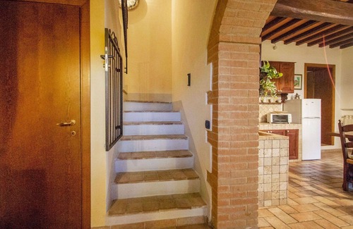Poggiarello Villa | Beautiful apartment in villa with pool, WIFI, TV, terrace and pets allowed, close to San Gimignano