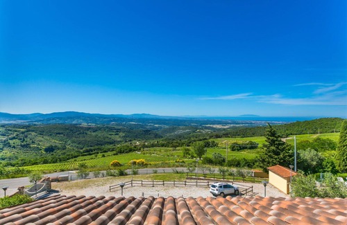 Riparbella Apartment | Beautiful apartment for 4 guests with pool, TV, terrace and pets allowed