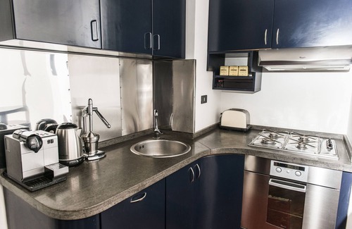 Rione III Colonna Apartment | Beautiful apartment just steps from the Spanish Steps and the Trevi Fountain