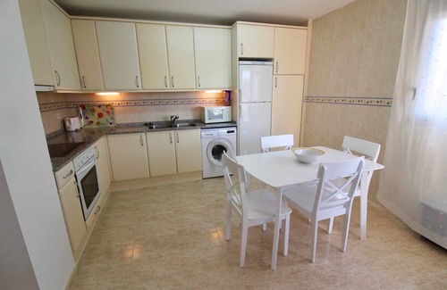 Cambrils Apartment | Beautiful apartment with terrace and swimming pool 1300m from Vilafortuny beach