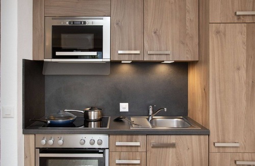 Falera Apartment | Beautiful apartment with WIFI, pool, TV, balcony, pets allowed, panoramic view and parking