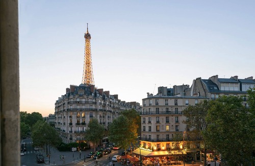 Quartier du Gros-Caillou Apartment | Beautiful Apartment with Eiffel Tower Views for Your Dream Vacation