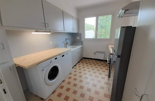 Hyeres Apartment | Beautiful apartment with terrace