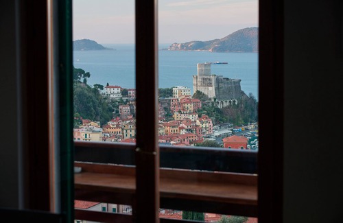 Lerici Apartment | beautiful apartment with stunning views of the Gulf, iperaccessoriato, elegant