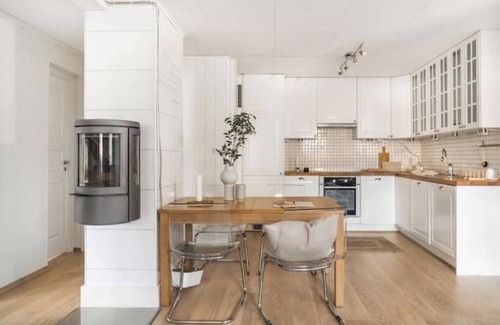 Arstad Apartment | Beautiful apartment with large terrace and parking