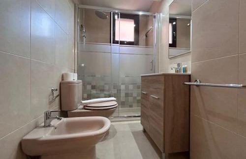 Rejas Apartment | Beautiful apartment with pool and padel - Belfast