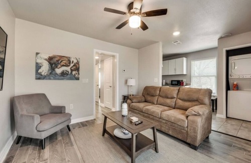 Fort Worth Apartment | Beautiful Apt-5MinDownTownFW-2 Bed-1K-1Q-Free Park